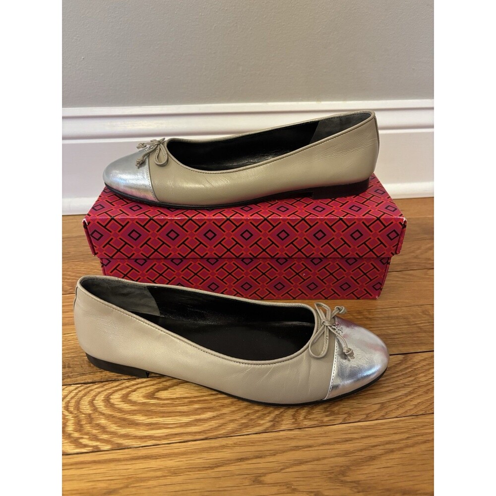 Tory Burch Cap Toe Classic Leather Ballet Flats Size 8 Oyster/Silver Shoes